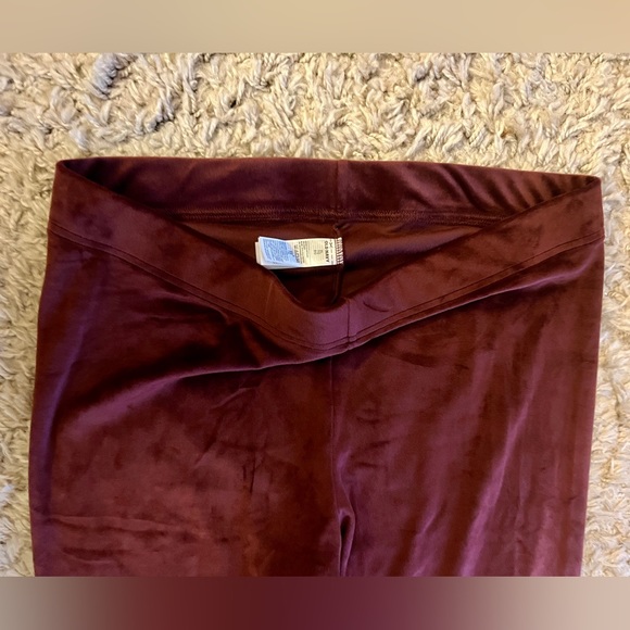 Velour Leggings | Old Navy High-Waisted Velour Leggings - Picture 4 of 5